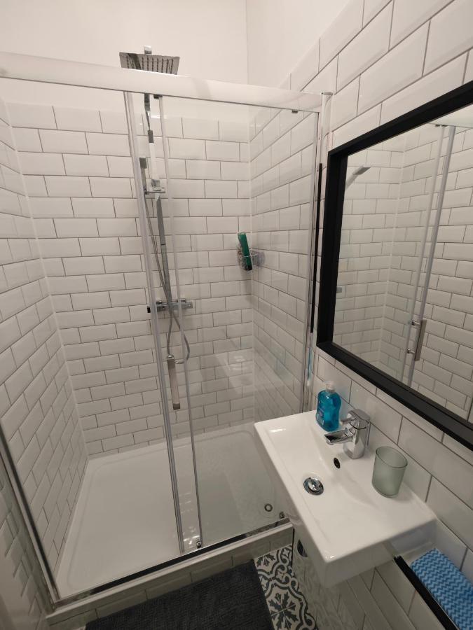 2 Bedroom 2 Bathroom Apartment In Old St - Shoreditch - Zone 1 London Kültér fotó