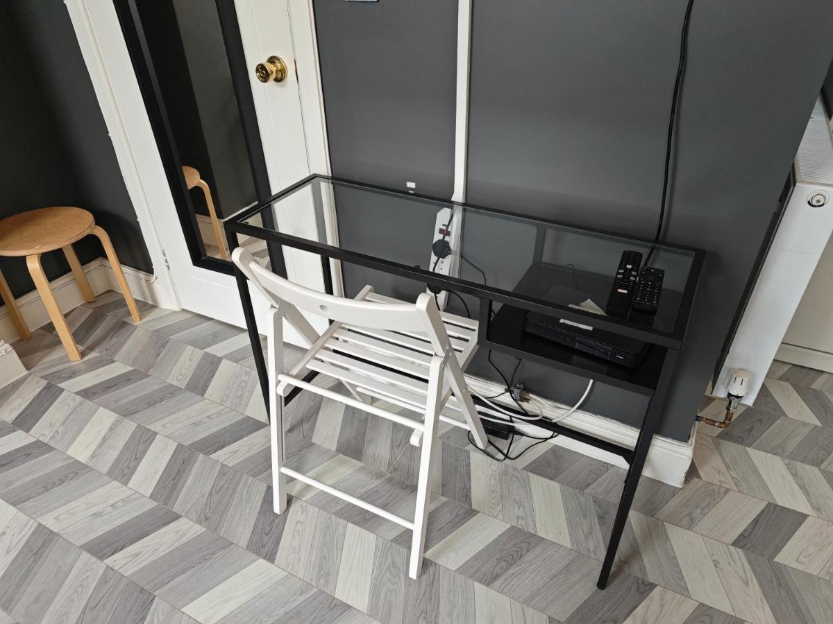 2 Bedroom 2 Bathroom Apartment In Old St - Shoreditch - Zone 1 London Kültér fotó